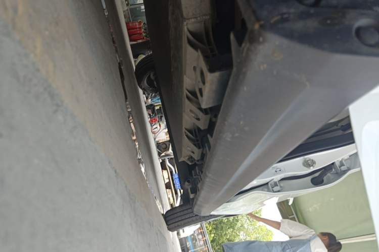 Used Chery QQ Domi 2025 Model 305km Comfort Edition Left Side Sill