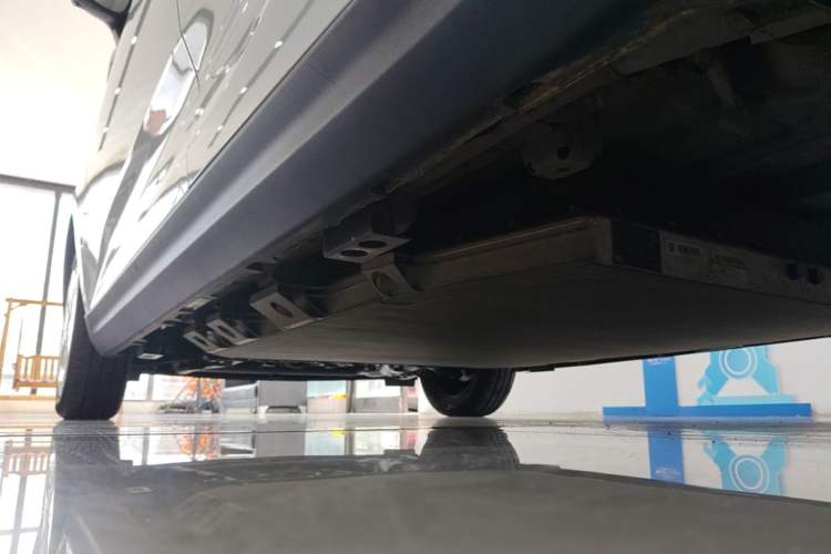 Used Chery QQ Domi 2025 Model 305km Comfort Edition Left Side Sill