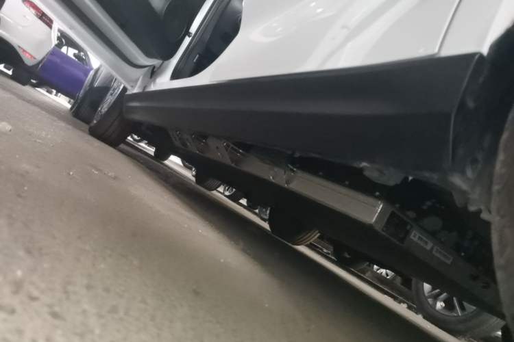 Used Chery QQ Domi 2025 Model 305km Comfort Edition Left Side Sill