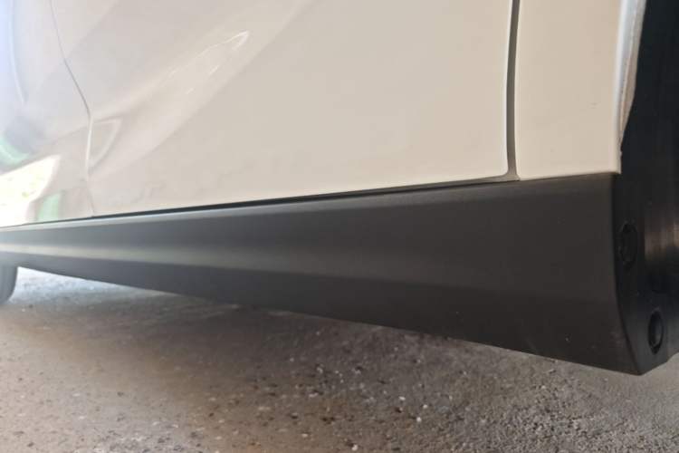 Used Chery QQ Domi 2025 Model 305km Comfort Edition Left Side Sill