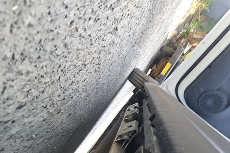 Used Chery QQ Domi 2025 Model 305km Comfort Edition Left Side Sill