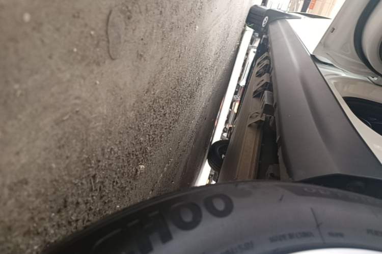 Used Chery QQ Domi 2025 Model 305km Comfort Edition Left Side Sill