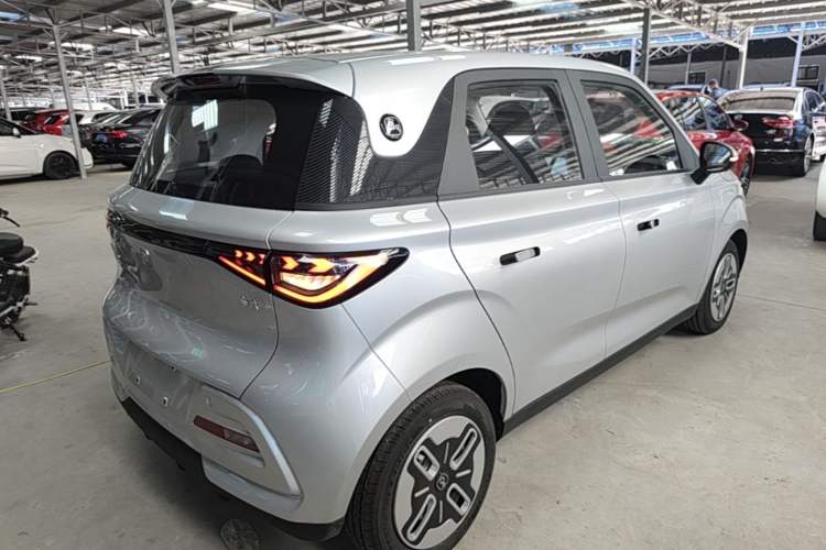 Used Chery QQ Domi 2025 Model 305km Comfort Edition Rear Right 45 Deg