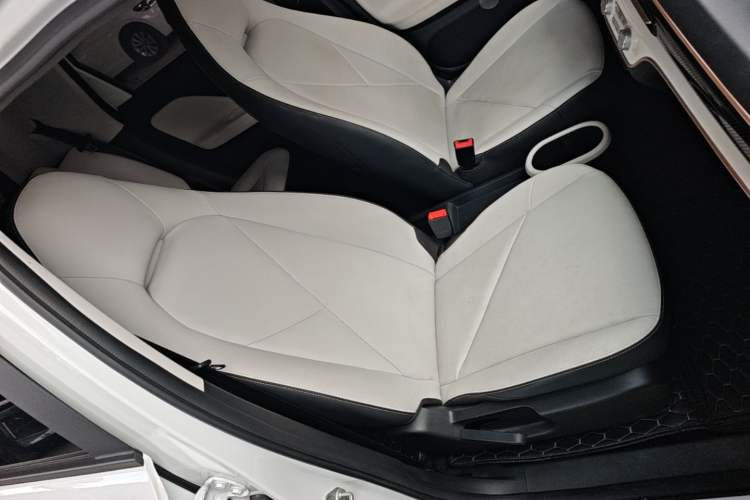 Used Chery QQ Domi 2025 Model 305km Comfort Edition Right Front Seat
