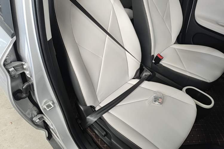 Used Chery QQ Domi 2025 Model 305km Comfort Edition Right Front Seat