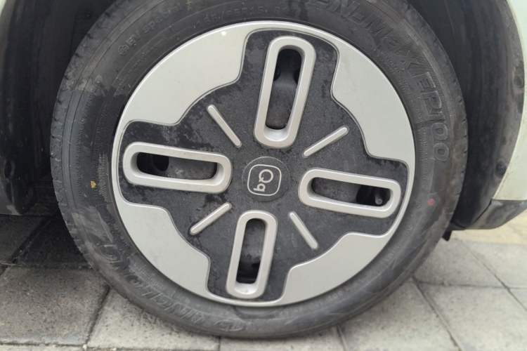Used Chery QQ Domi 2025 Model 305km Comfort Edition Right Front Wheel Hub