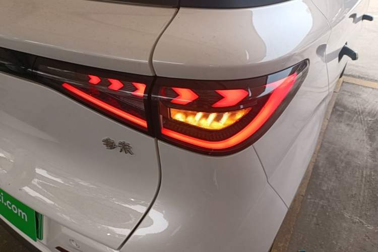 Used Chery QQ Domi 2025 Model 305km Comfort Edition Right Rear Taillight
