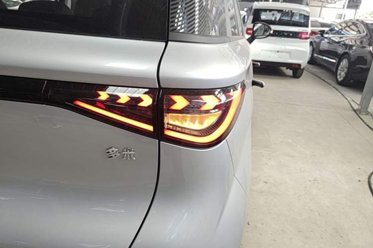 Used Chery QQ Domi 2025 Model 305km Comfort Edition Right Rear Taillight