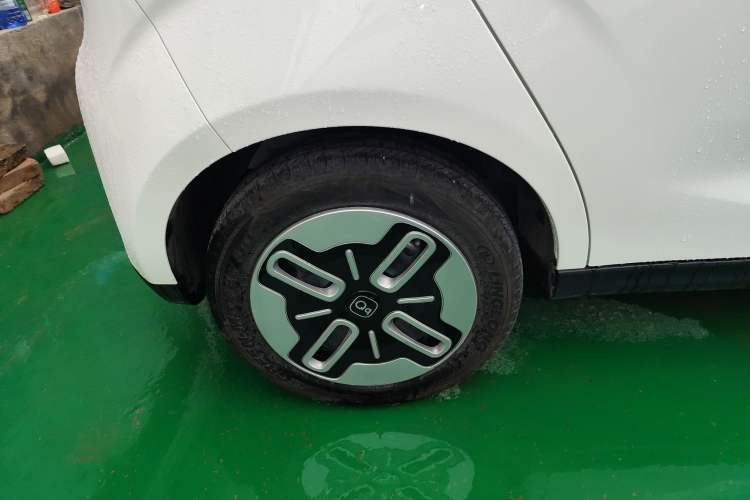 Used Chery QQ Domi 2025 Model 305km Comfort Edition Right Rear Wheel Hub