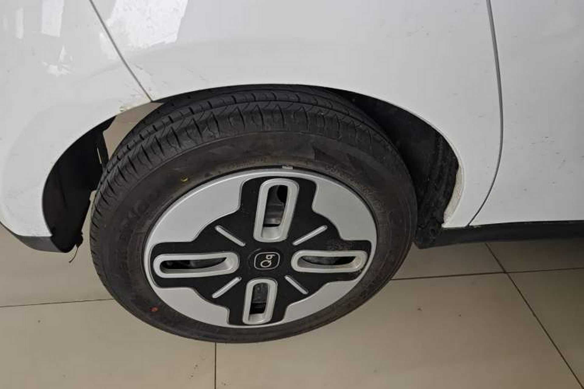 Used Chery QQ Domi 2025 Model 305km Comfort Edition Right Rear Wheel Hub
