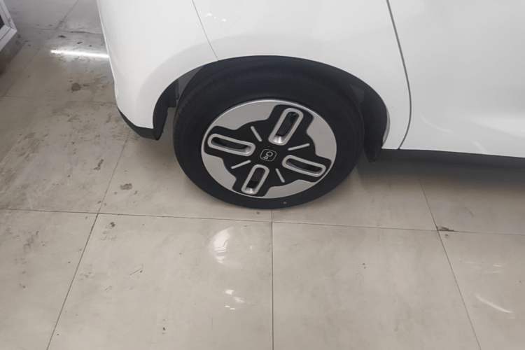 Used Chery QQ Domi 2025 Model 405km Comfort Edition Right Rear Wheel Hub