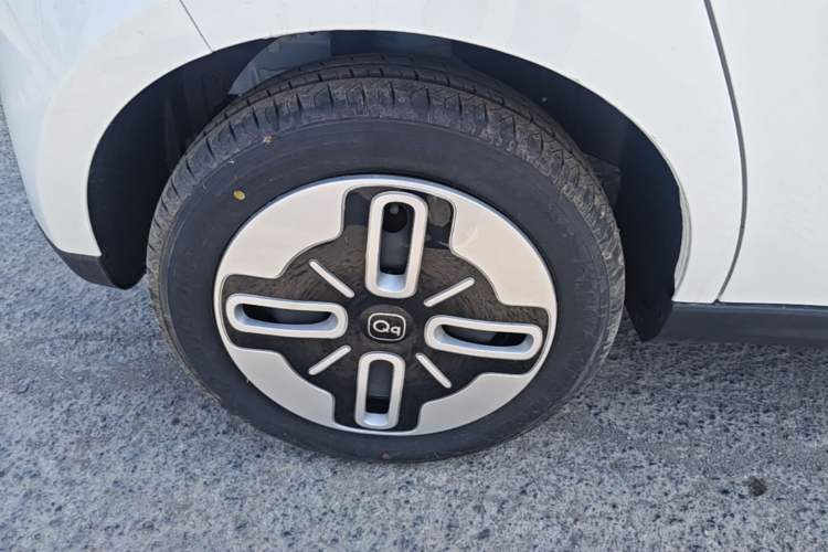 Used Chery QQ Domi 2025 Model 305km Comfort Edition Right Rear Wheel Hub