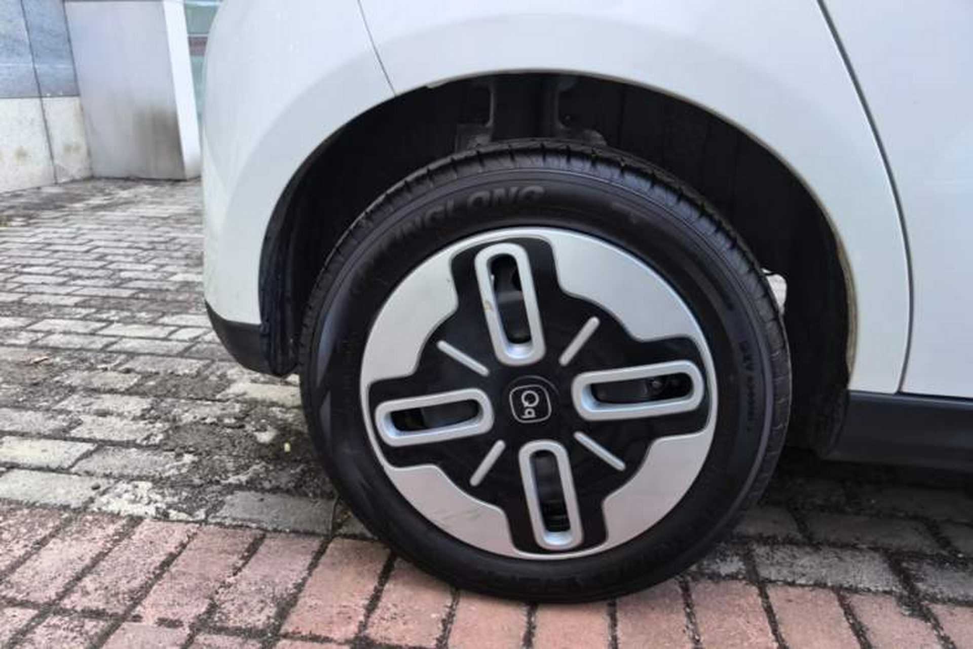 Used Chery QQ Domi 2025 Model 305km Comfort Edition Right Rear Wheel Hub