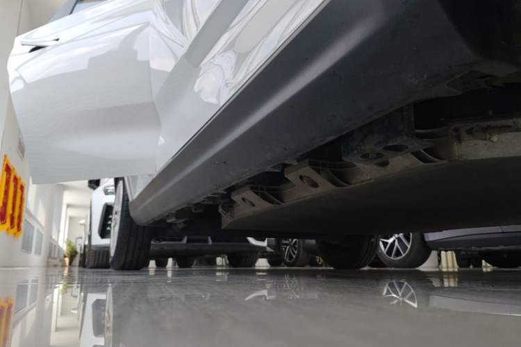 Used Chery QQ Domi 2025 Model 305km Comfort Edition Right Side Sill