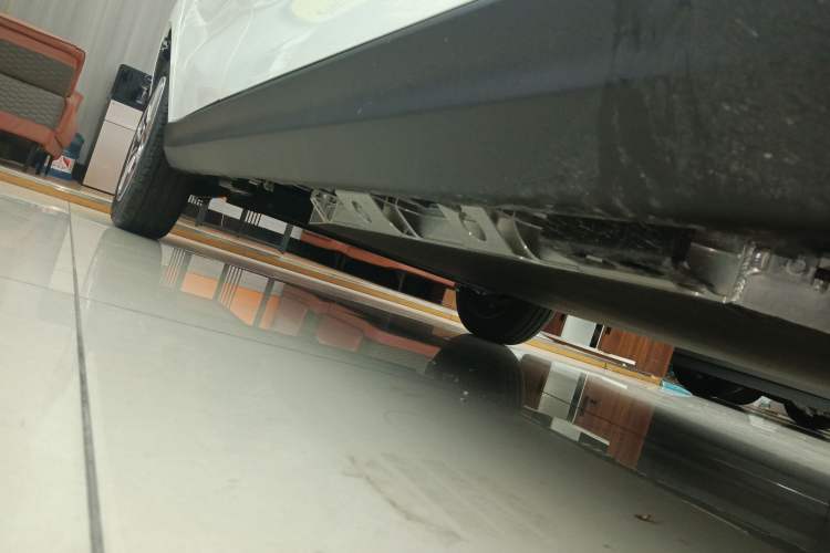 Used Chery QQ Domi 2025 Model 305km Comfort Edition Right Side Sill