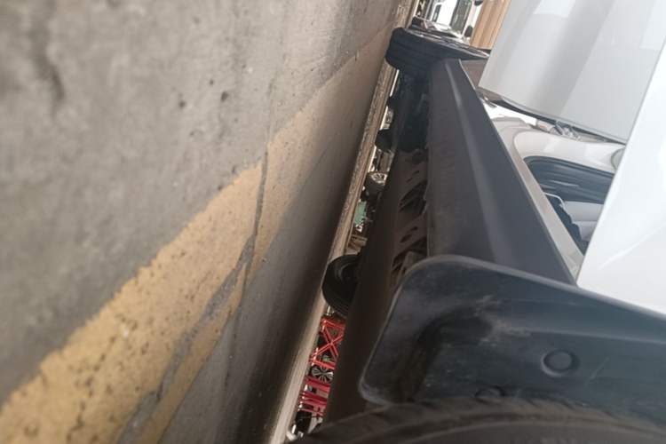 Used Chery QQ Domi 2025 Model 305km Comfort Edition Right Side Sill