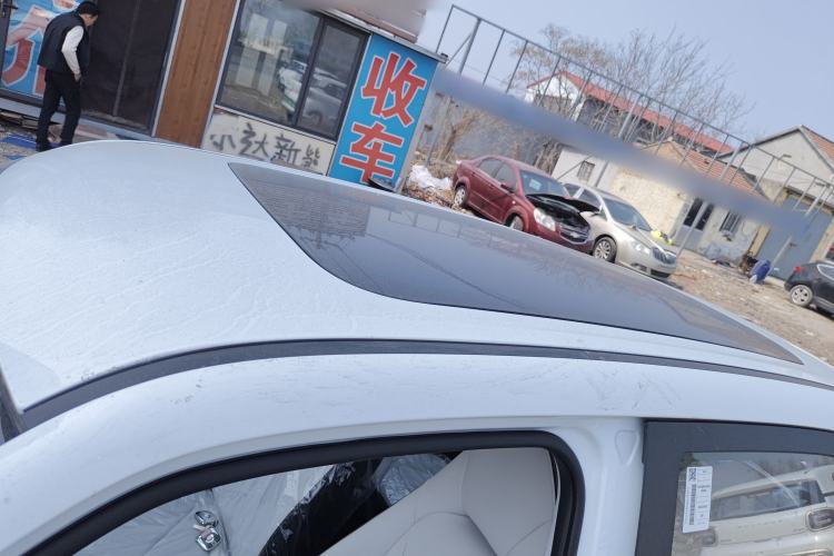 Used Chery QQ Domi 2025 Model 305km Comfort Edition Roof