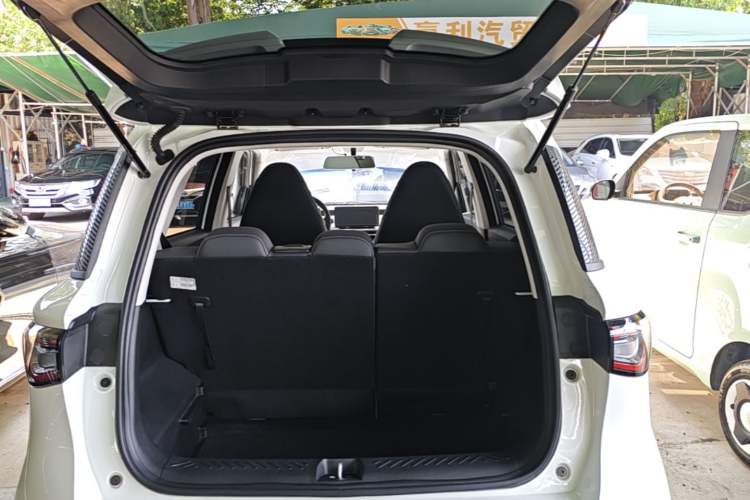 Used Chery QQ Domi 2025 Model 305km Comfort Edition Trunk
