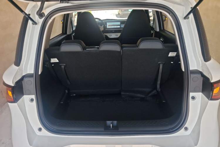 Used Chery QQ Domi 2025 Model 305km Comfort Edition Trunk