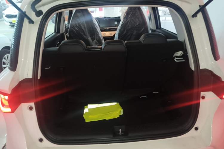 Used Chery QQ Domi 2025 Model 405km Comfort Edition Trunk