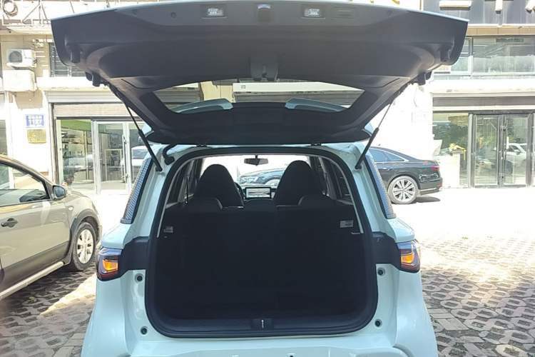 Used Chery QQ Domi 2025 Model 305km Comfort Edition Trunk
