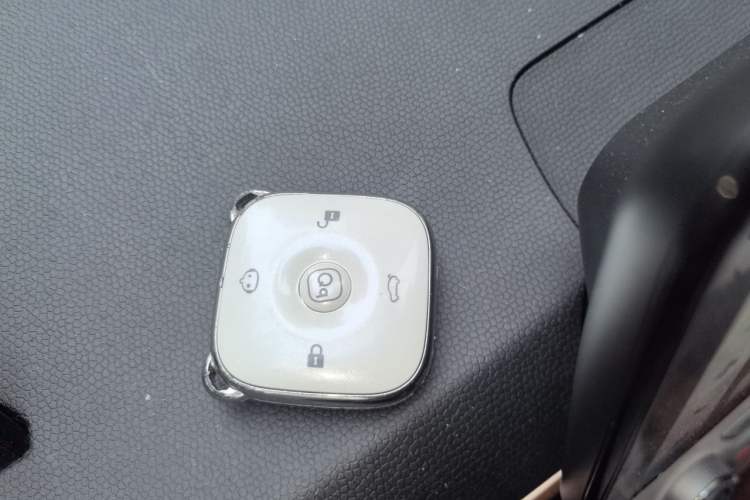 Used Chery QQ Domi 2025 Model 305km Comfort Edition Vehicle Key