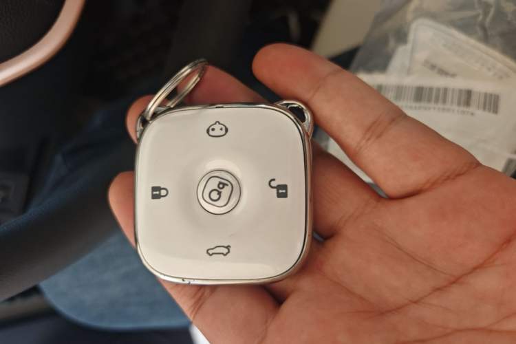 Used Chery QQ Domi 2025 Model 305km Comfort Edition Vehicle Key