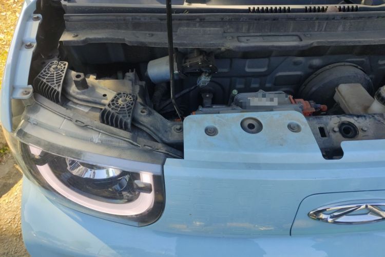 Used Chery QQ Ice Cream 2022 170km Sundae Phosphate Lithium-Ion Engine Bay Right
