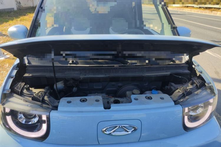 Used Chery QQ Ice Cream 2022 170km Sundae Phosphate Lithium-Ion Engine Bay