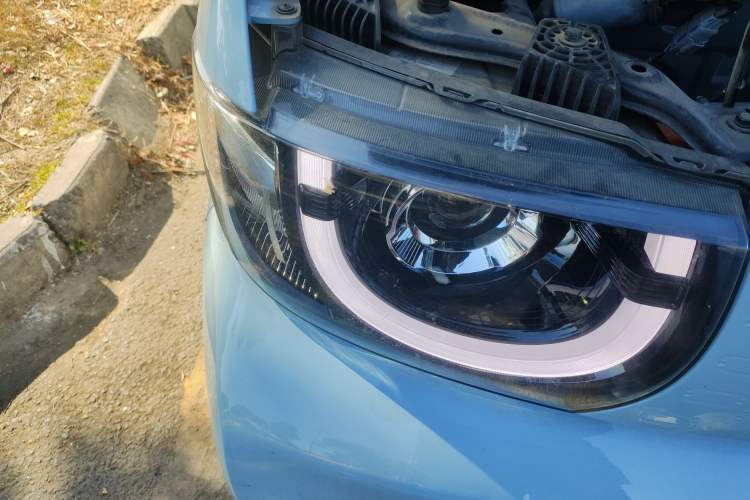 Used Chery QQ Ice Cream 2022 170km Sundae Phosphate Lithium-Ion Right Front Headlight
