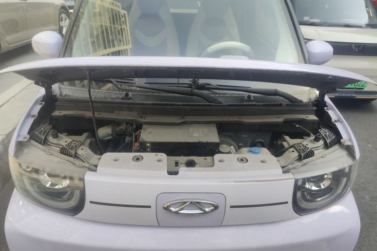 Used Chery QQ Ice Cream 2022 170km Sundae Phosphate Lithium-Ion Engine Bay
