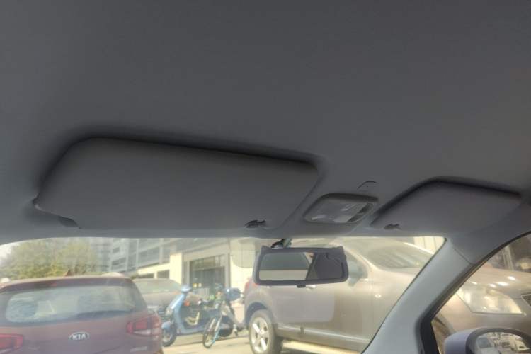 Used Chery QQ Ice Cream 2022 170km Sundae Phosphate Lithium-Ion Headliner