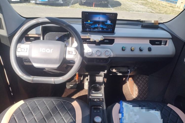 Used Chery QQ Ice Cream 2022 170km Sundae Phosphate Lithium-Ion Center Console