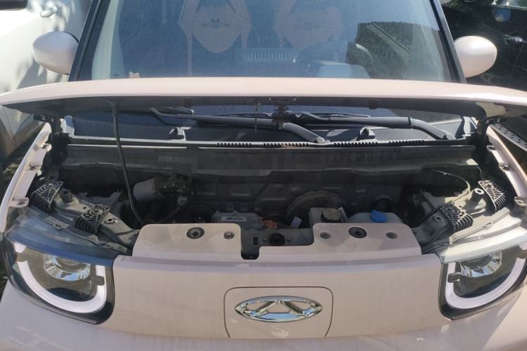 Used Chery QQ Ice Cream 2022 170km Sundae Phosphate Lithium-Ion Engine Bay