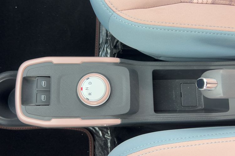 Used Chery QQ Ice Cream 2025 155km Sundae Edition Gear Lever
