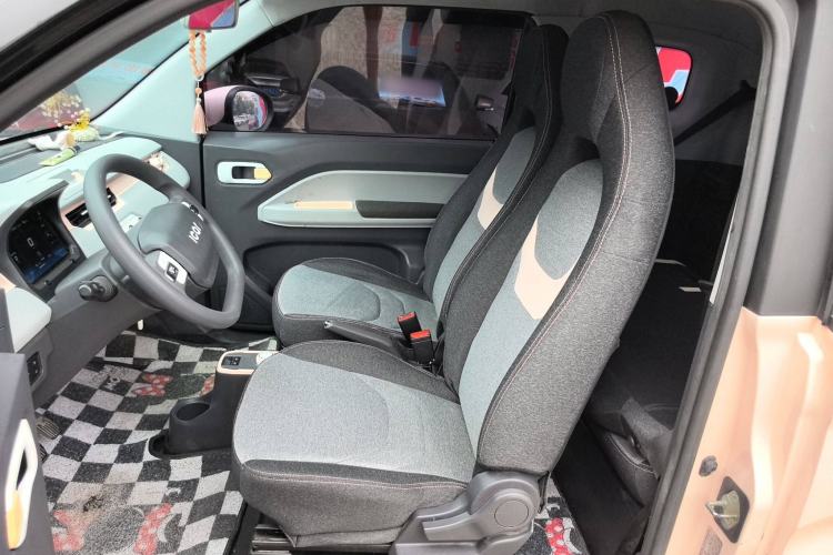 Used Chery QQ Ice Cream 2022 120km Conical Shape Lithium Iron Phosphate Interior 1