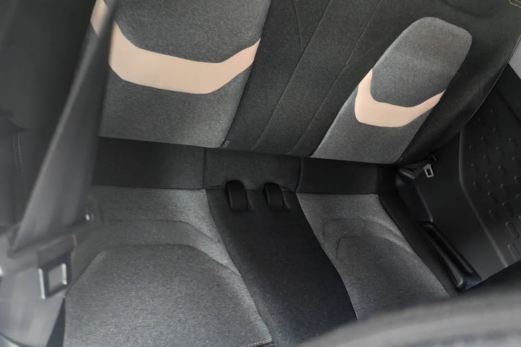 Used Chery QQ Ice Cream 2022 120km Conical Shape Lithium Iron Phosphate Interior 6