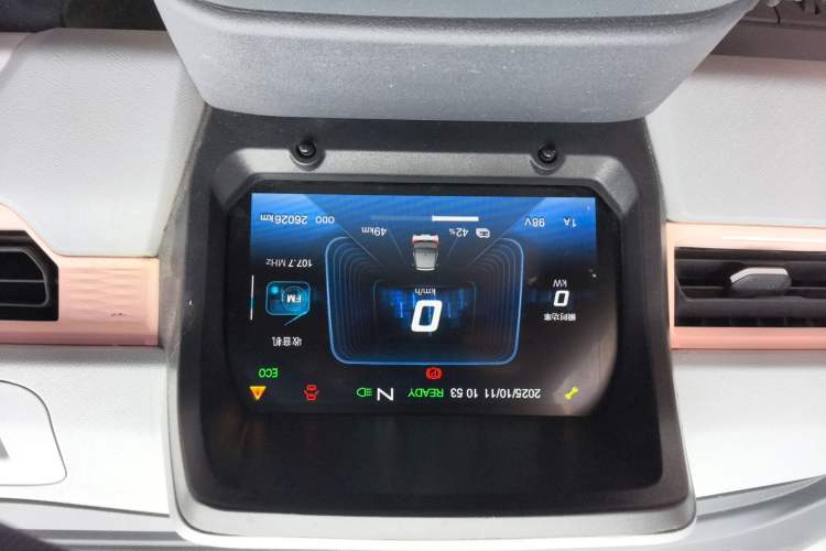 Used Chery QQ Ice Cream 2022 120km Conical Shape Lithium Iron Phosphate Odometer Close Up