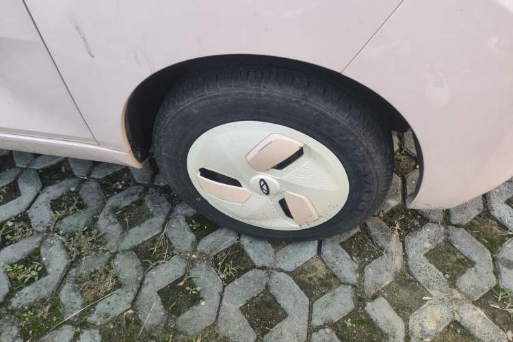 Used Chery QQ Ice Cream 2022 170km Sundae Phosphate Lithium-Ion Right Front Wheel Hub