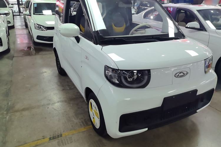 Used Chery QQ Ice Cream 2022 170km Sundae Phosphate Lithium-Ion Exterior 2