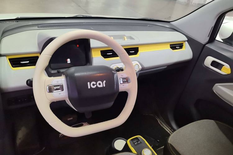 Used Chery QQ Ice Cream 2022 170km Sundae Phosphate Lithium-Ion Interior 2
