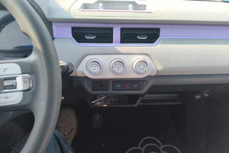 Used Chery QQ Ice Cream 2022 Pudding Model Audio And AC Panel