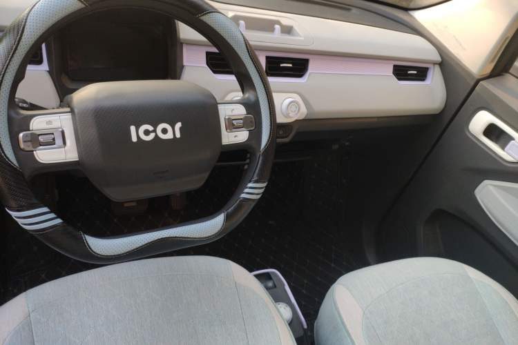 Used Chery QQ Ice Cream 2022 170km Sundae Phosphate Lithium-Ion Center Console