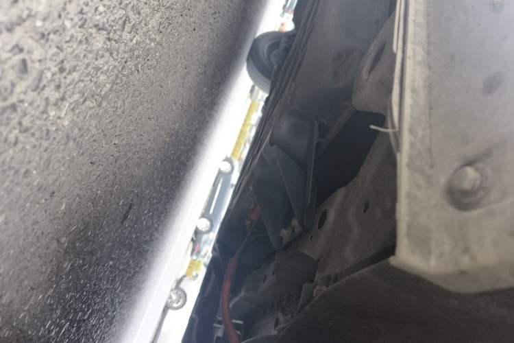 Used Chery QQ Ice Cream 2022 120km Conical Shape Lithium Iron Phosphate Chassis Front Right