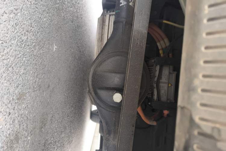 Used Chery QQ Ice Cream 2022 120km Conical Shape Lithium Iron Phosphate Chassis Rear