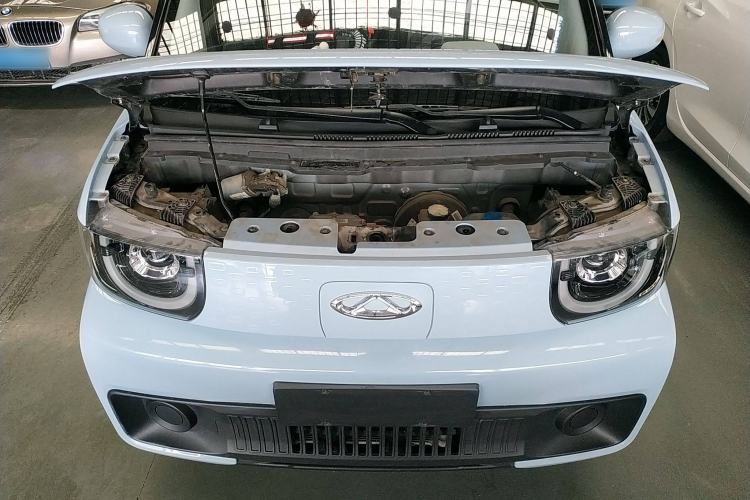 Used Chery QQ Ice Cream 2022 170km Sundae Phosphate Lithium-Ion Engine Bay