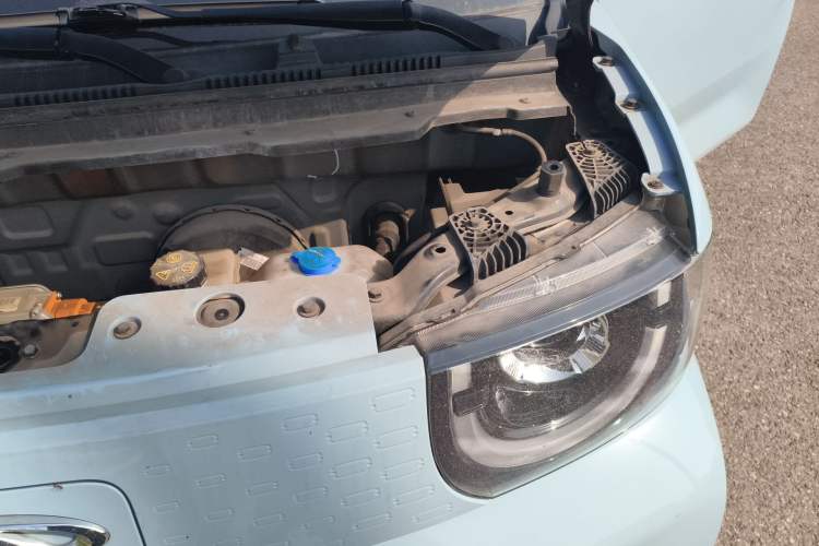 Used Chery QQ Ice Cream 2022 Pudding Model Engine Bay Left