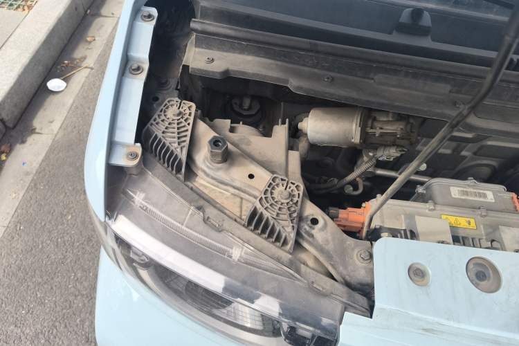 Used Chery QQ Ice Cream 2022 120km Conical Shape Lithium Iron Phosphate Engine Bay Right
