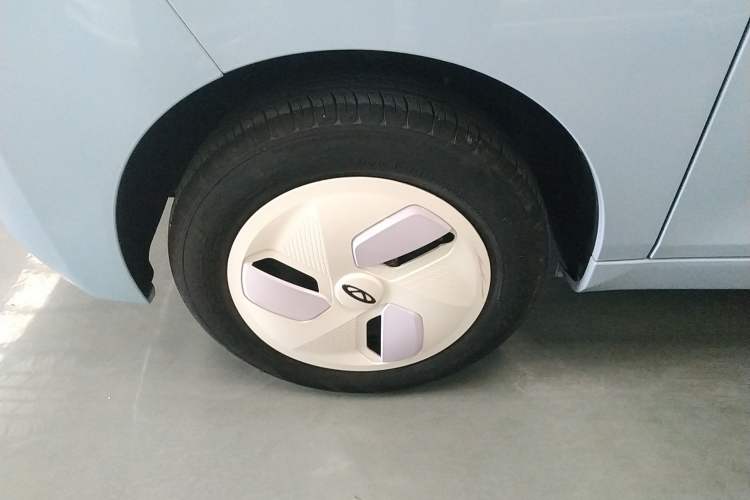 Used Chery QQ Ice Cream 2022 170km Sundae Phosphate Lithium-Ion Exterior 7