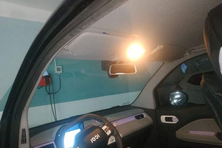 Used Chery QQ Ice Cream 2022 170km Sundae Phosphate Lithium-Ion Headliner